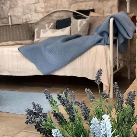 Trulli Manuela * لوكوروتوندو