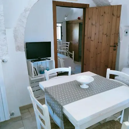 Trulli Manuela בית נופש לוקורוטונדו